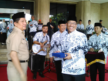 Pencarian PGRI Papua Tanah - Persatuan Guru Republik Indonesia Cabang Papua Tanah